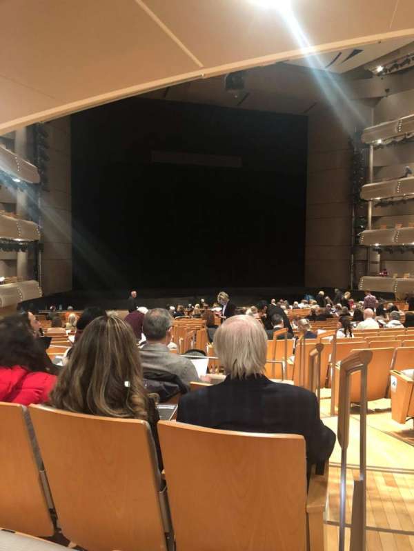 Four Seasons Centre, section: Orchestra, row: DD, seat: 129