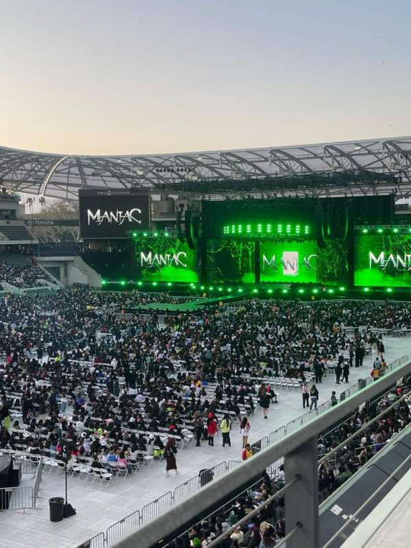 BMO Stadium, section: 217, row: A, seat: 5