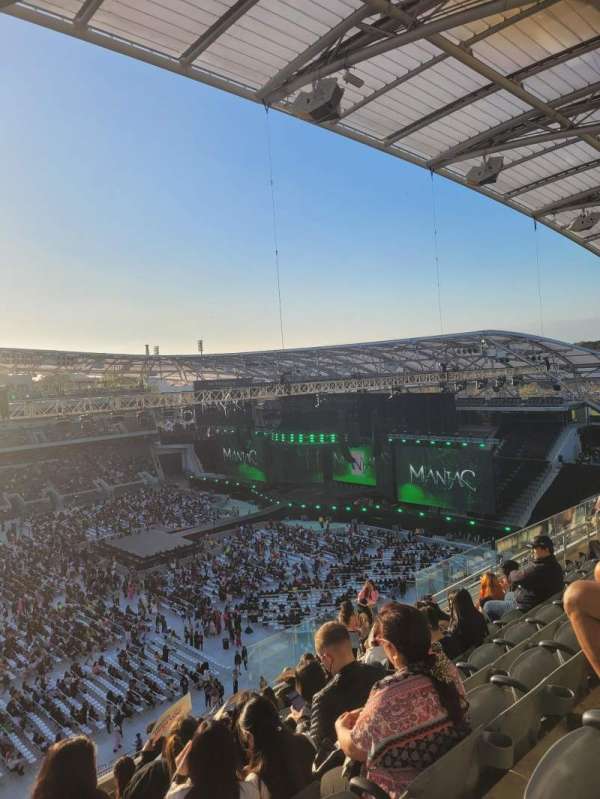 BMO Stadium, section: 213, row: W, seat: 24