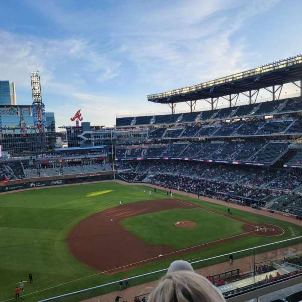 Truist park, section: 335, row: 4, seat: 20