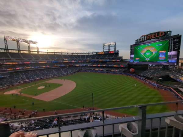 Citi Field, section: 403, row: 1, seat: 15
