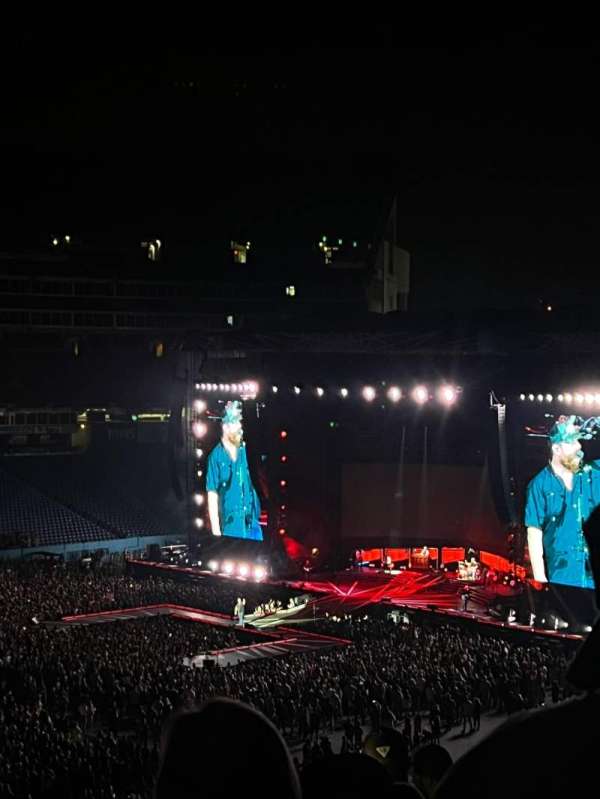 Nissan Stadium, section: 215, row: M, seat: 18