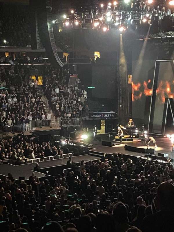 Madison Square Garden, section: 106, row: 17, seat: 19