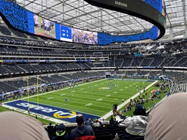 SoFi Stadium, section: 211, row: 18, seat: 11