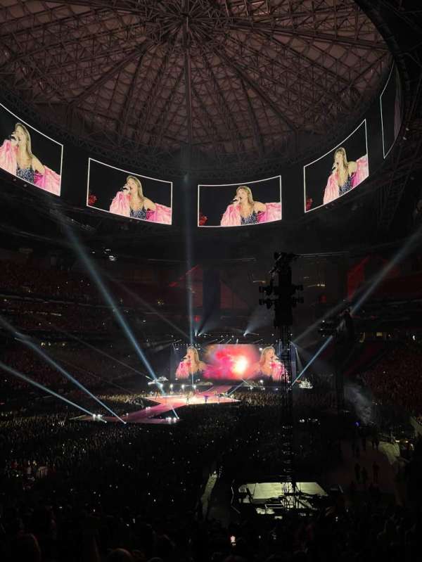 Mercedes-Benz Stadium, section: 117, row: 32, seat: 5