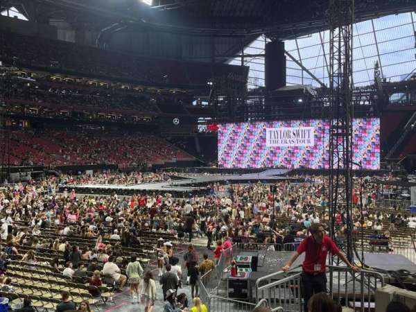 Mercedes-Benz Stadium, section: 116, row: 11, seat: 10