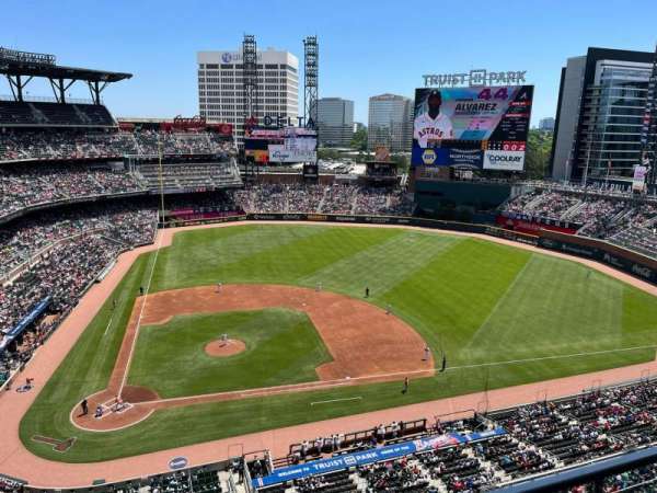 Truist Park, section: 422, row: 1, seat: 3