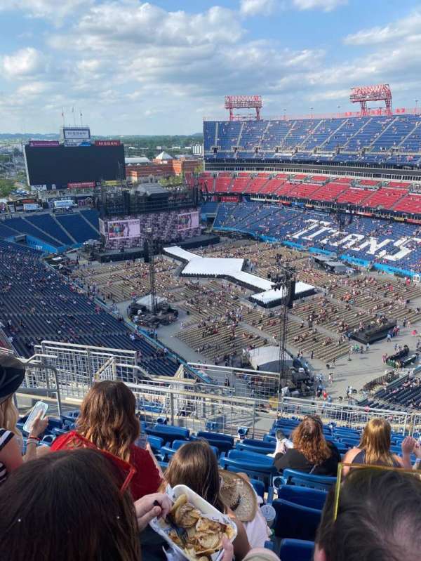 Nissan Stadium, section: 327, row: R, seat: 17
