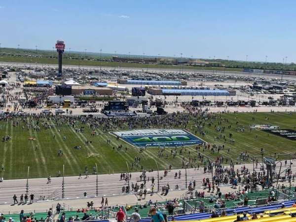 Kansas Speedway, section: 210, row: 61