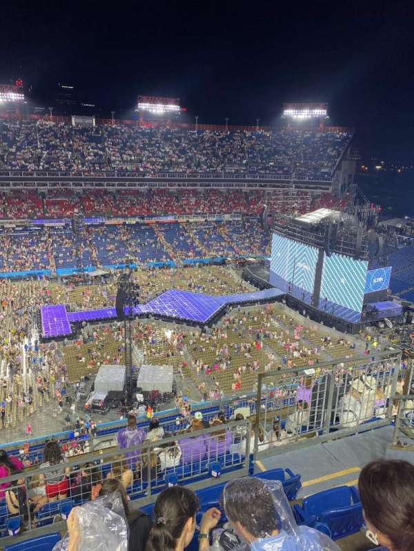 Nissan Stadium, section: 314, row: L, seat: 10