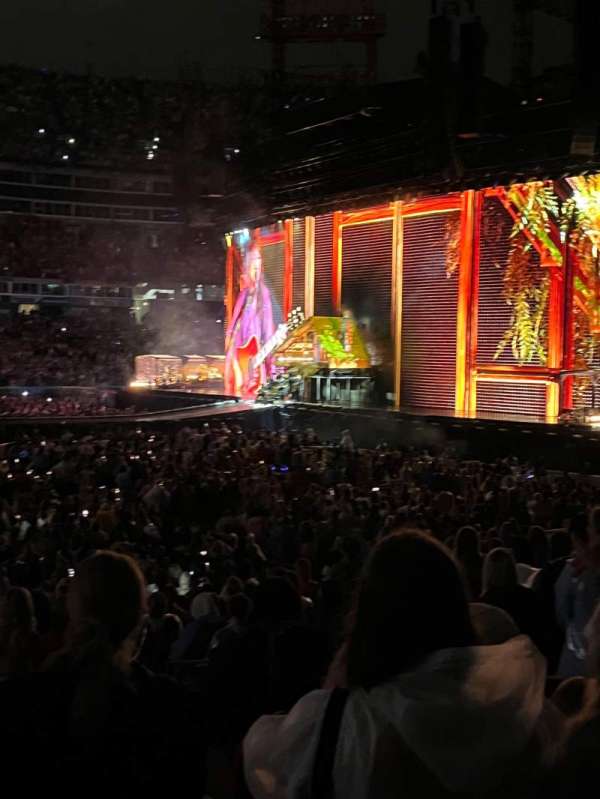 Nissan Stadium, section: 112, row: S, seat: 7