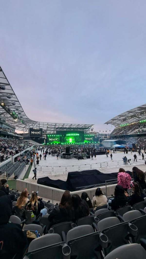 BMO Stadium, section: 125, row: K, seat: 5