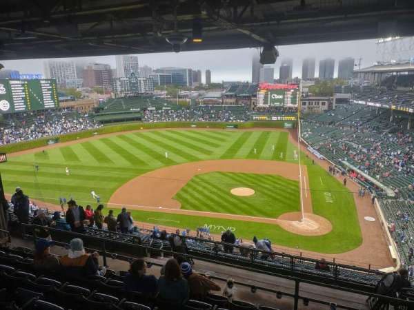 Wrigley Field, section: 413L, row: 7, seat: 17