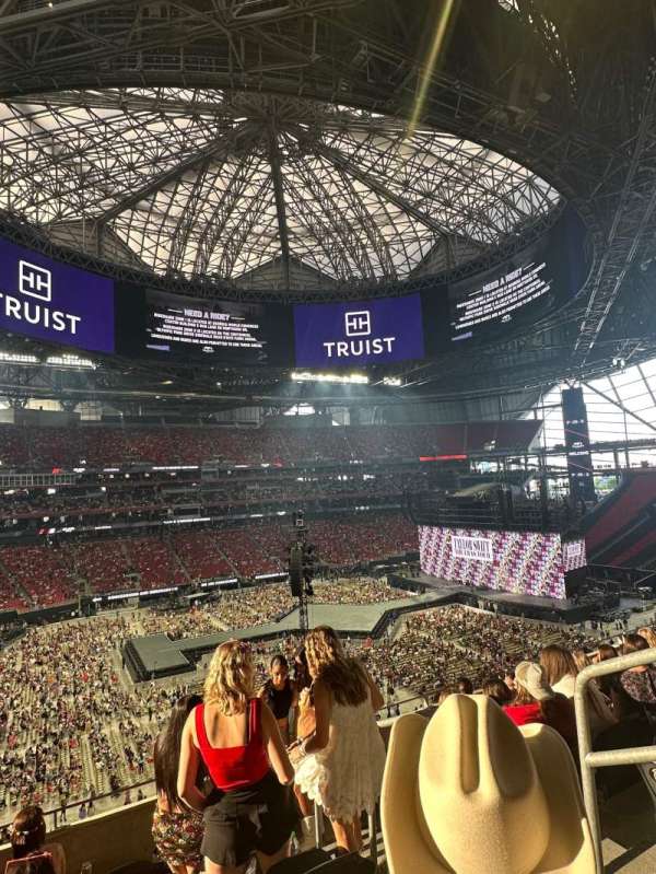 Mercedes-Benz Stadium, section: 215, row: 6, seat: 3-4