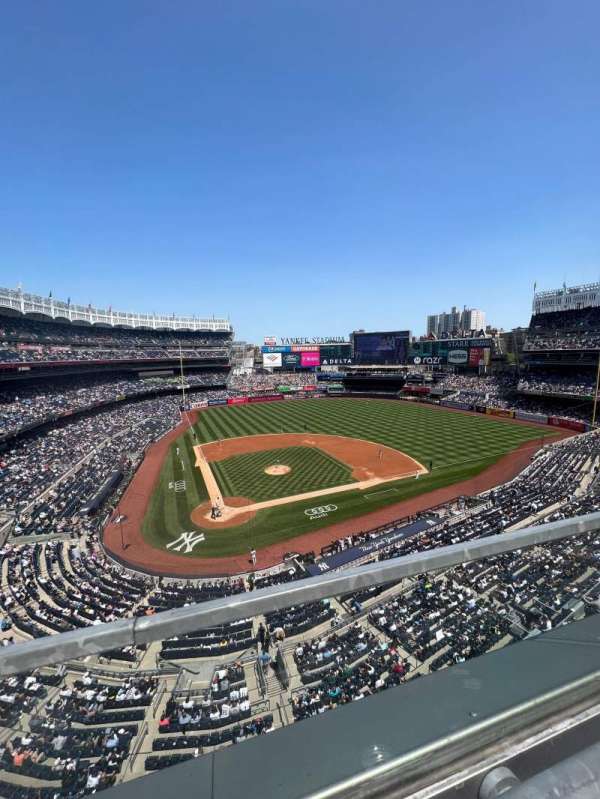 Yankee Stadium, section: 318, row: 1, seat: 14