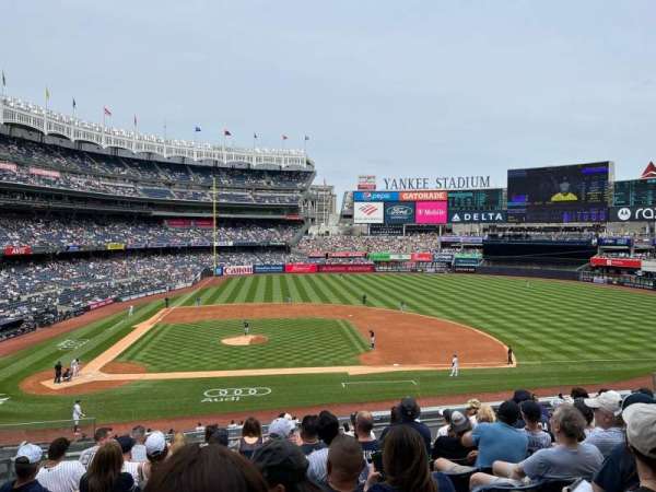 Yankee Stadium, section: 216, row: 9, seat: 16