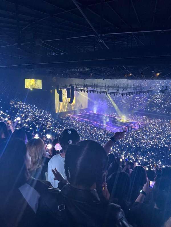 Kia Forum, section: 230, row: 16, seat: 10