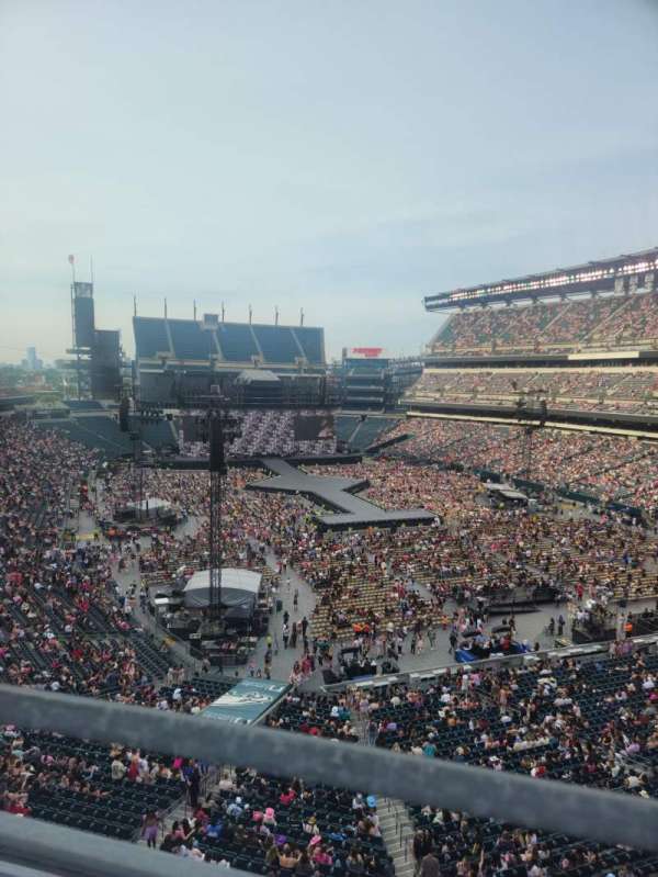 Lincoln Financial Field, section: M9, row: 13, seat: 20