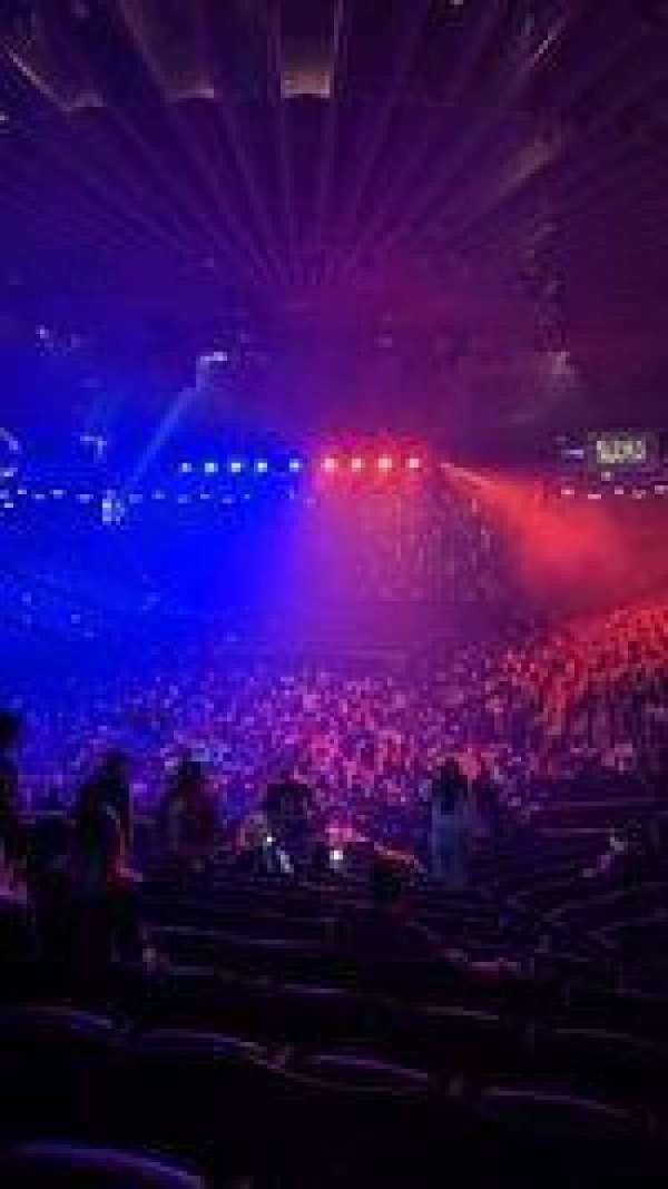 Oakland Arena, section: 106, row: 26, seat: 17