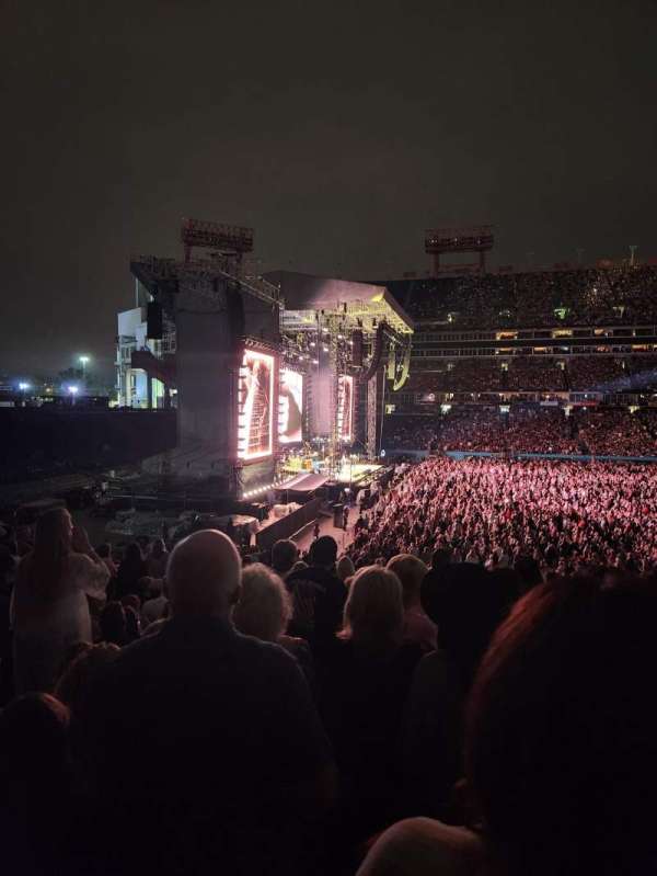 Nissan Stadium, section: 137, row: JJ, seat: 6