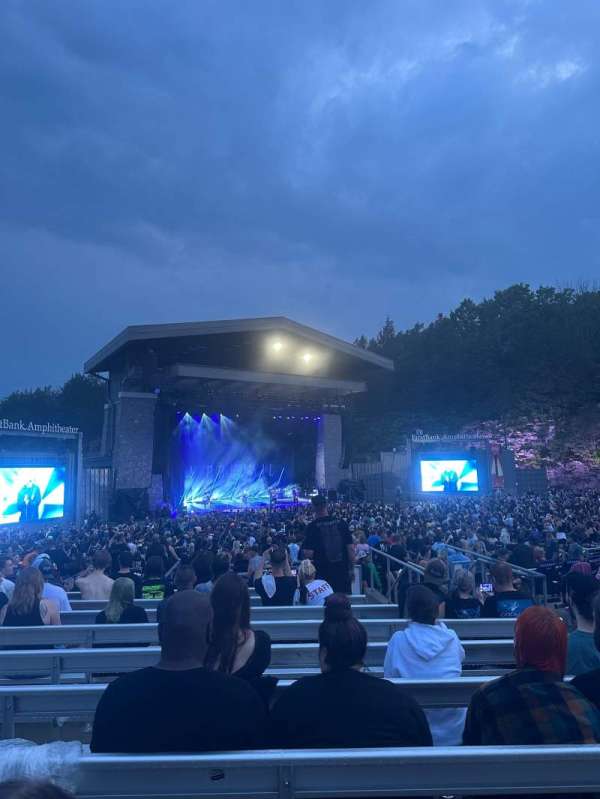 Firstbank Amphitheater, section: 205, row: M, seat: 4