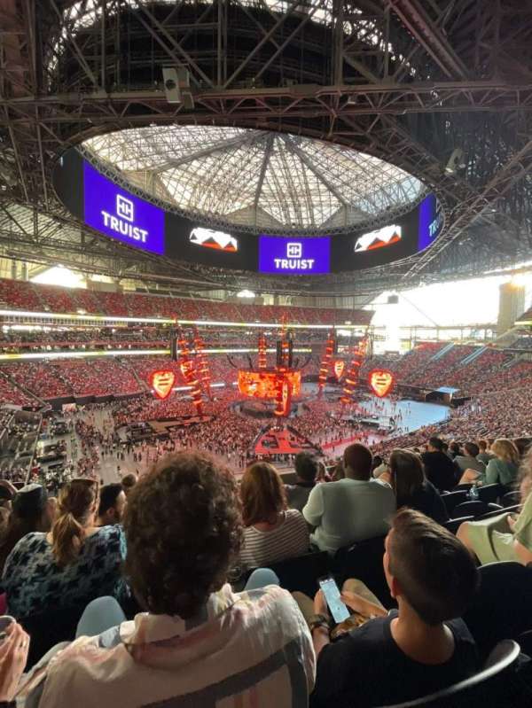 Mercedes-Benz Stadium, section: 218, row: 9, seat: 18