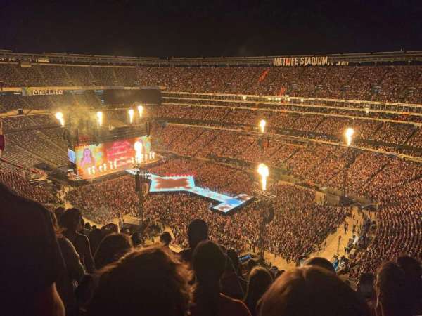 MetLife Stadium, section: 333, row: 17