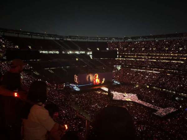 MetLife Stadium, section: 334, row: 2, seat: 16
