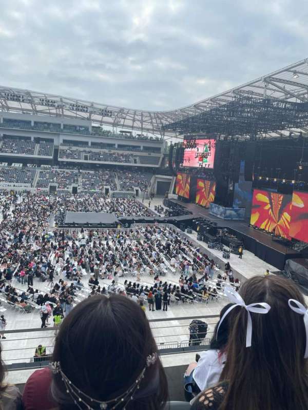 BMO Stadium, section: 210, row: C, seat: 20