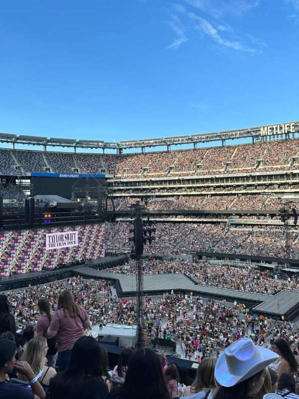 MetLife Stadium, section: 235, row: 8, seat: 8