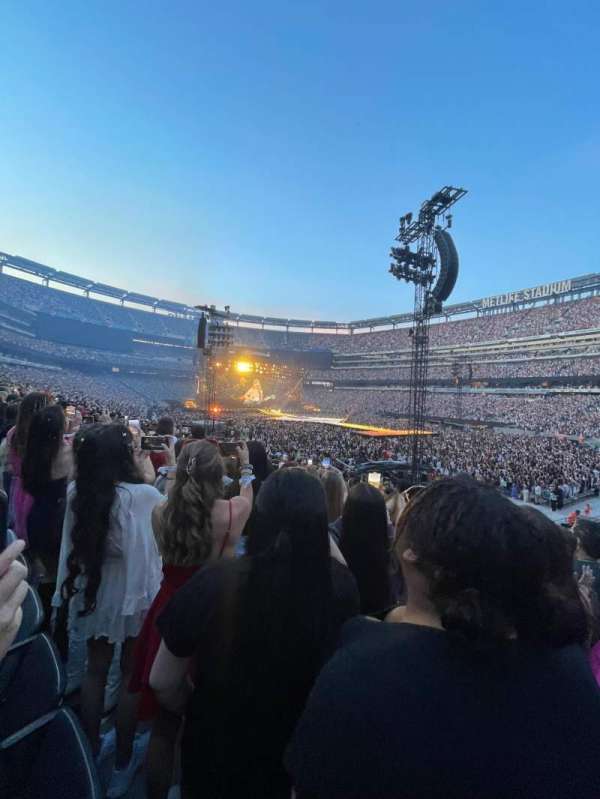 MetLife Stadium, section: 133, row: 21, seat: 5