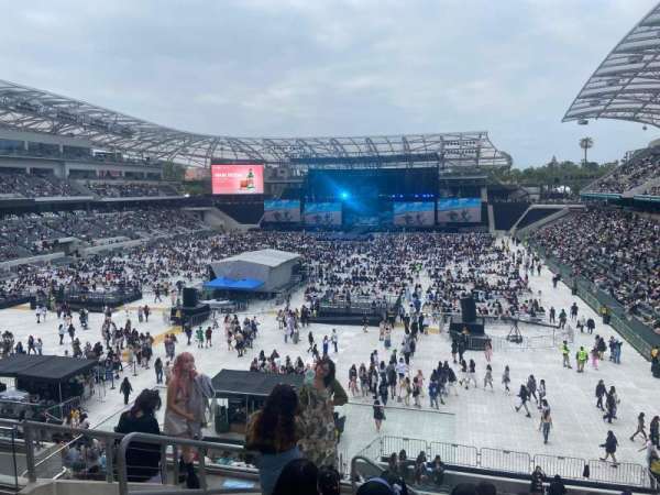 BMO Stadium, section: 220, row: G, seat: 22