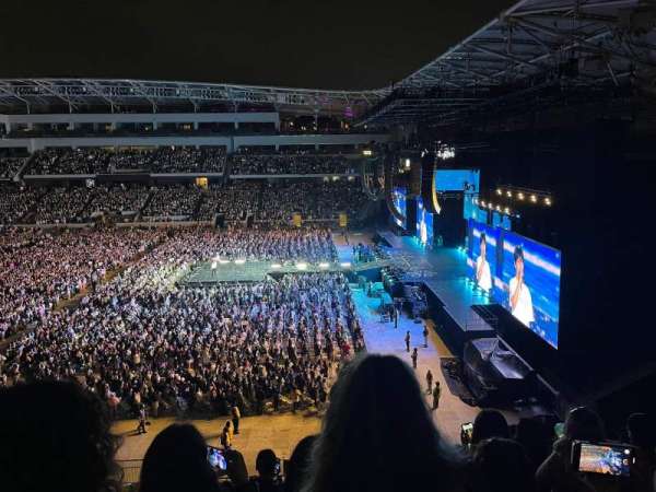 BMO Stadium, section: 209, row: J, seat: 18