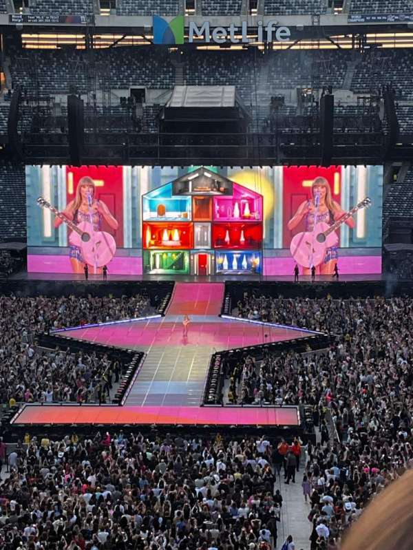 MetLife Stadium, section: 225A, row: 8, seat: 11