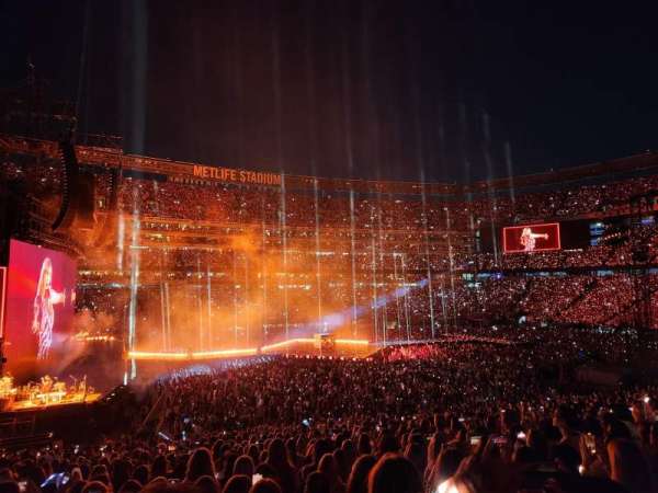 MetLife Stadium, section: 142, row: 31, seat: 24