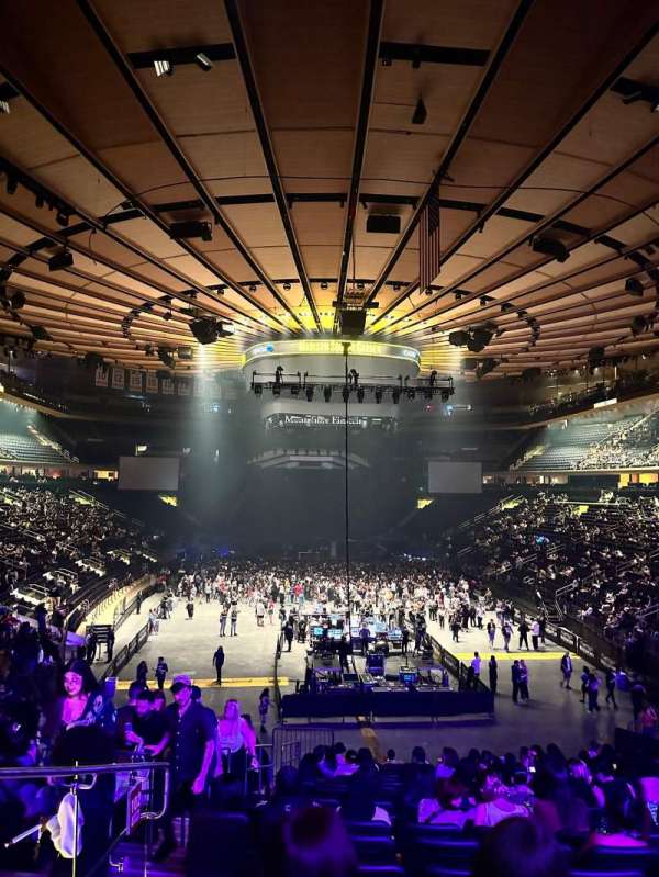 Madison Square Garden, section: 102, row: 22, seat: 3