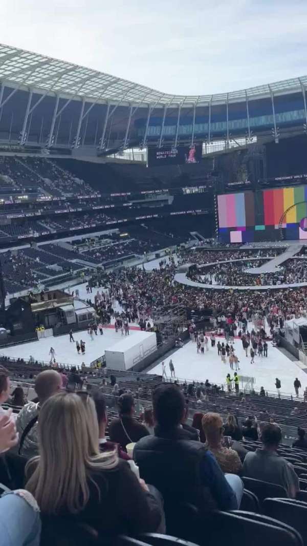Tottenham Hotspur Stadium, section: 323, row: 45, seat: 152