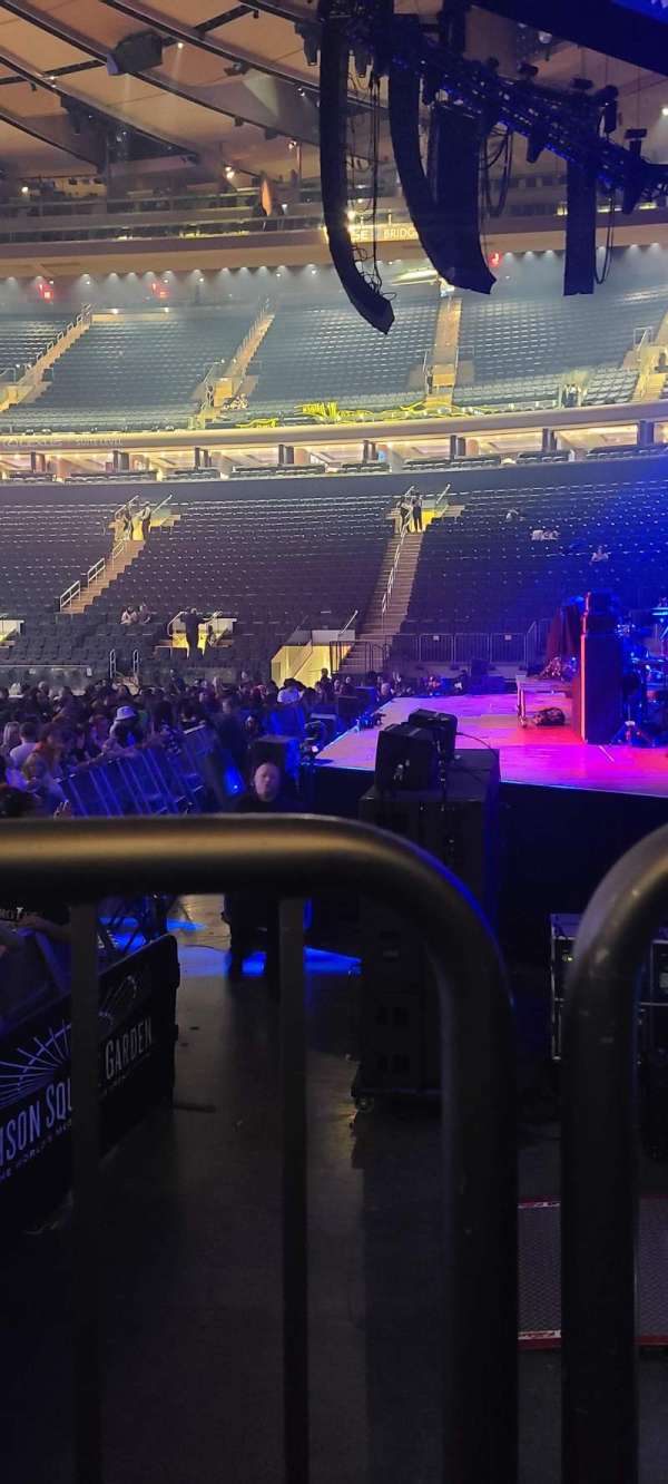 Madison Square Garden, section: 109, row: 3, seat: 7