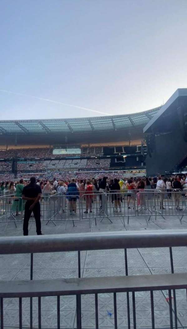 Stade De France, section: H1, row: 1, seat: 5