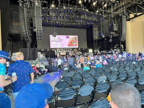 Lakewood Amphitheatre, section: 102, row: W, seat: 50