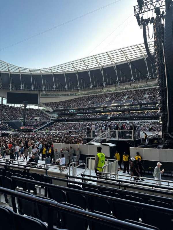 Tottenham Hotspur Stadium, section: 118, row: 7, seat: 563