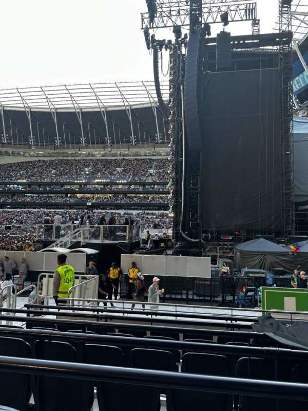 Tottenham Hotspur Stadium, section: 118, row: 7, seat: 563