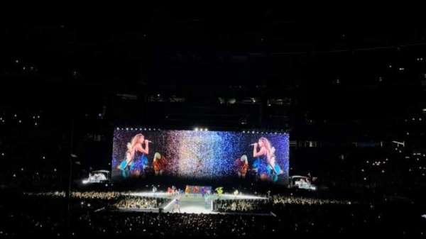 MetLife Stadium, section: 126, row: 15, seat: 9