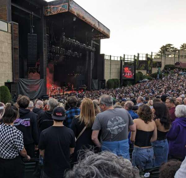 Fiddler's Green Amphitheatre, section: 103, row: XX, seat: 148