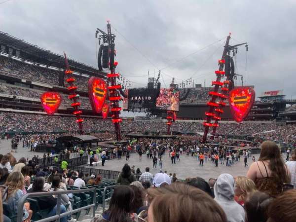 Lincoln Financial Field, section: 113, row: 17, seat: 9