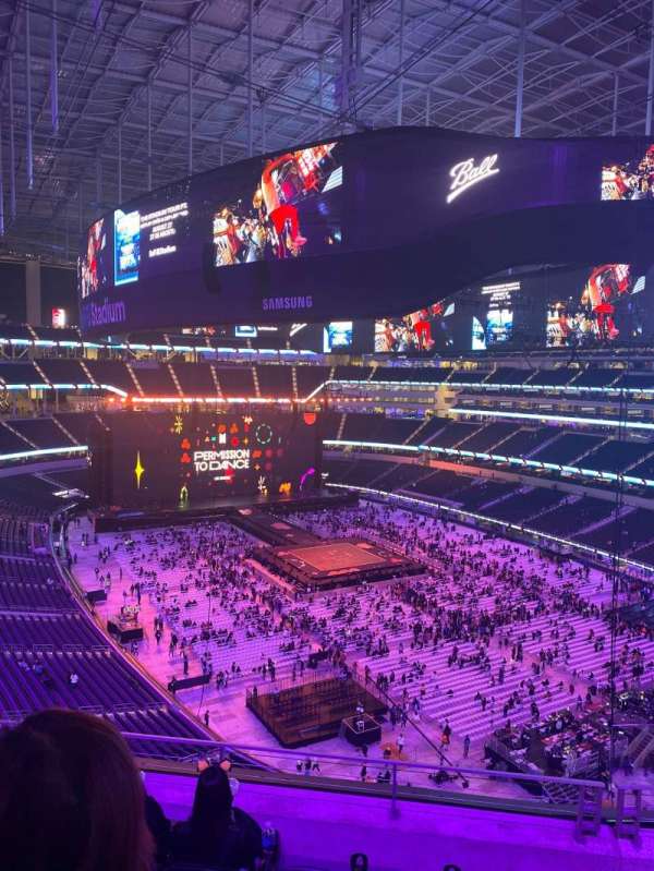 SoFi Stadium, section: 331, row: 5, seat: 3
