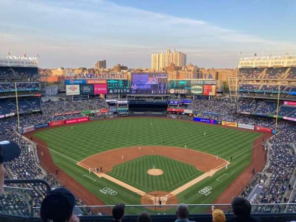 Yankee Stadium, section: 420b, row: 5, seat: 8