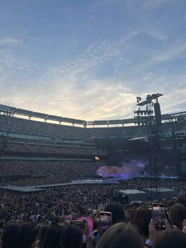 MetLife Stadium, section: 117, row: 17, seat: 12