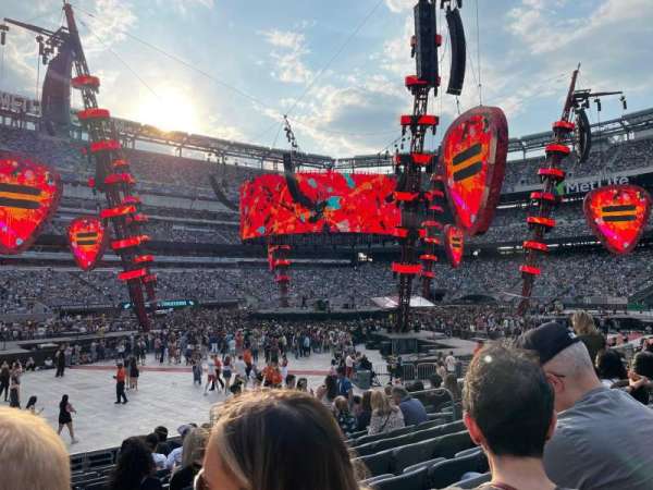 MetLife Stadium, section: 117, row: 12, seat: 11