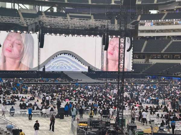 SoFi Stadium, section: C118, row: 17, seat: 8